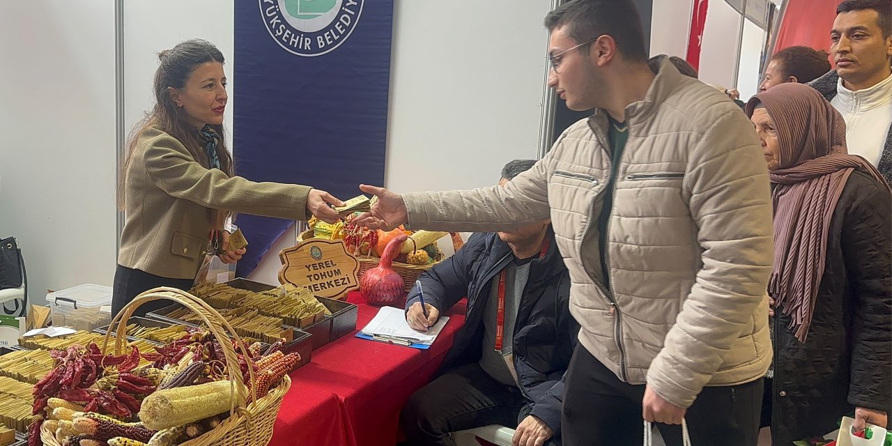 Büyükşehir ekipleri Bornova Tohum Takas Şenliği’ne katıldı