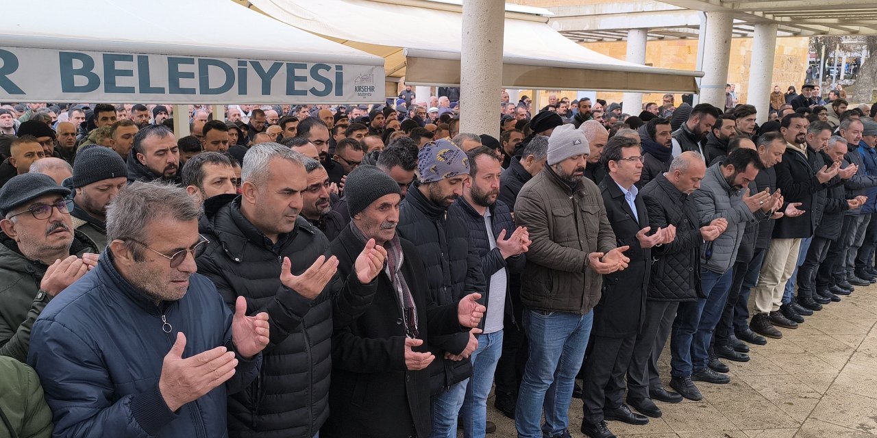 Öldürülen sendika sekreteri son yolculuğuna uğurlandı