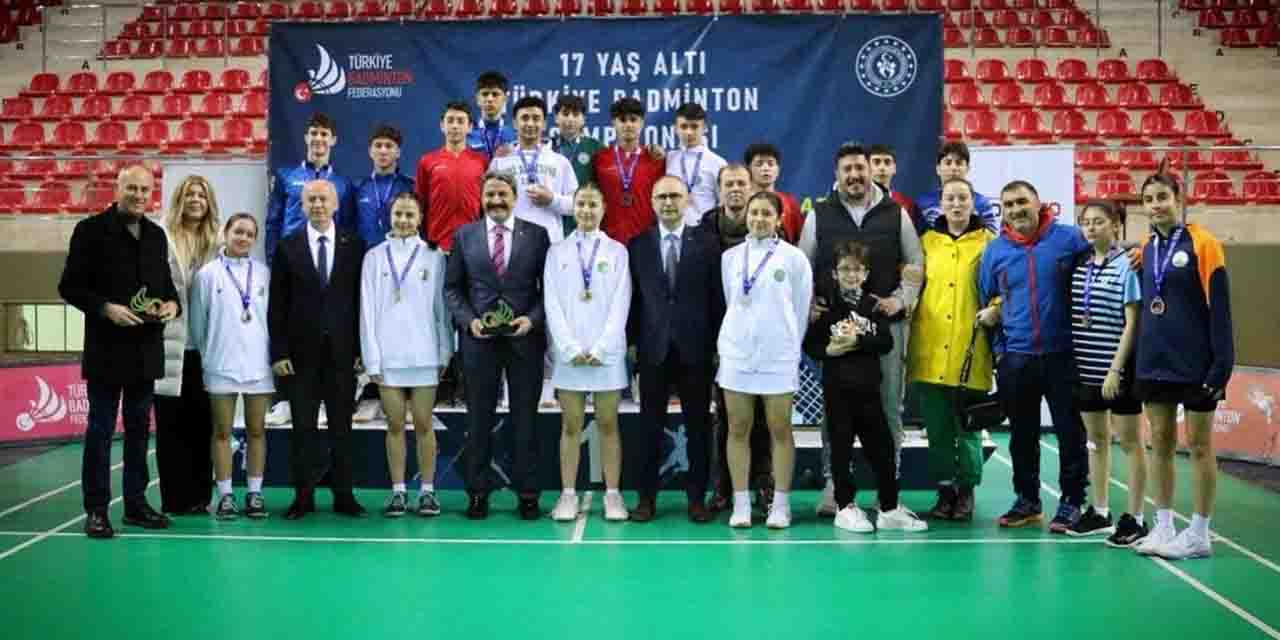 Dsi Bentspor Badminton Türkiye şampiyonu oldu