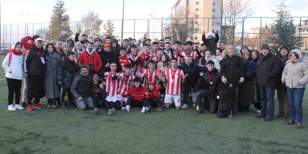 Müthiş geri dönüşlerin şampiyonu Sağlıkspor