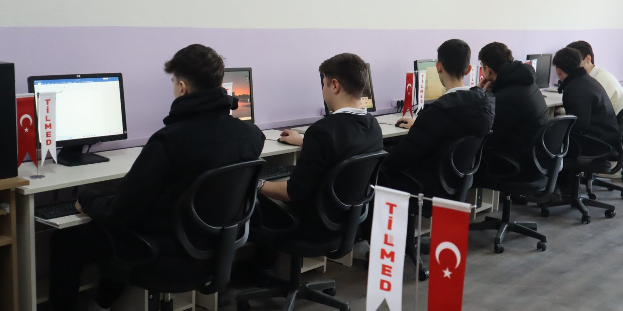 Ahi Evran Ticaret Lisesi'ne iki yeni bilgisayar laboratuvarı açıldı