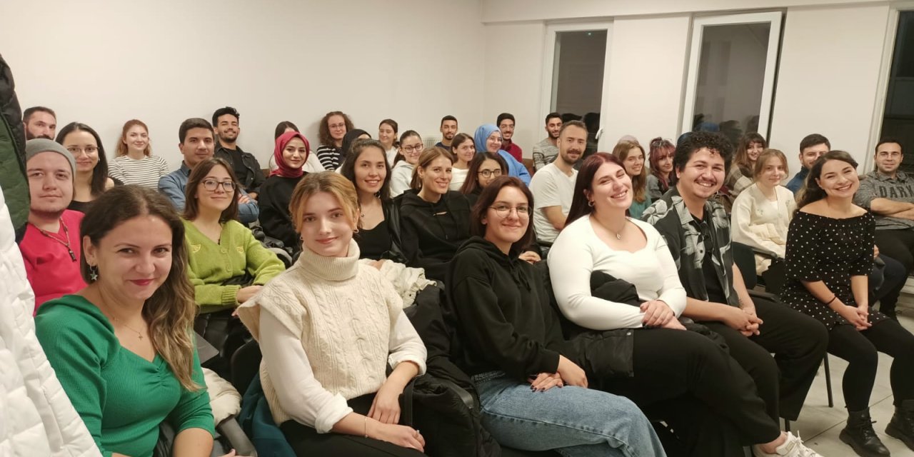 Ceren Özdemir Gençlik Merkezi’nde kayıtları devam ediyor