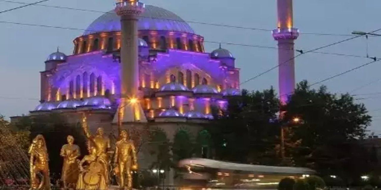 Reşadiye Camii mahyasında yazacak yazı belli oldu