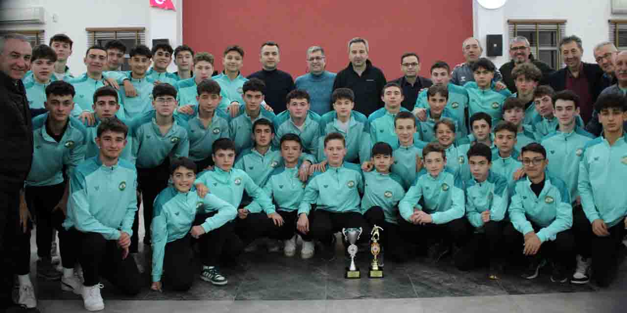 DSİ Bentspor’da şanlı şampiyonluk yemeği