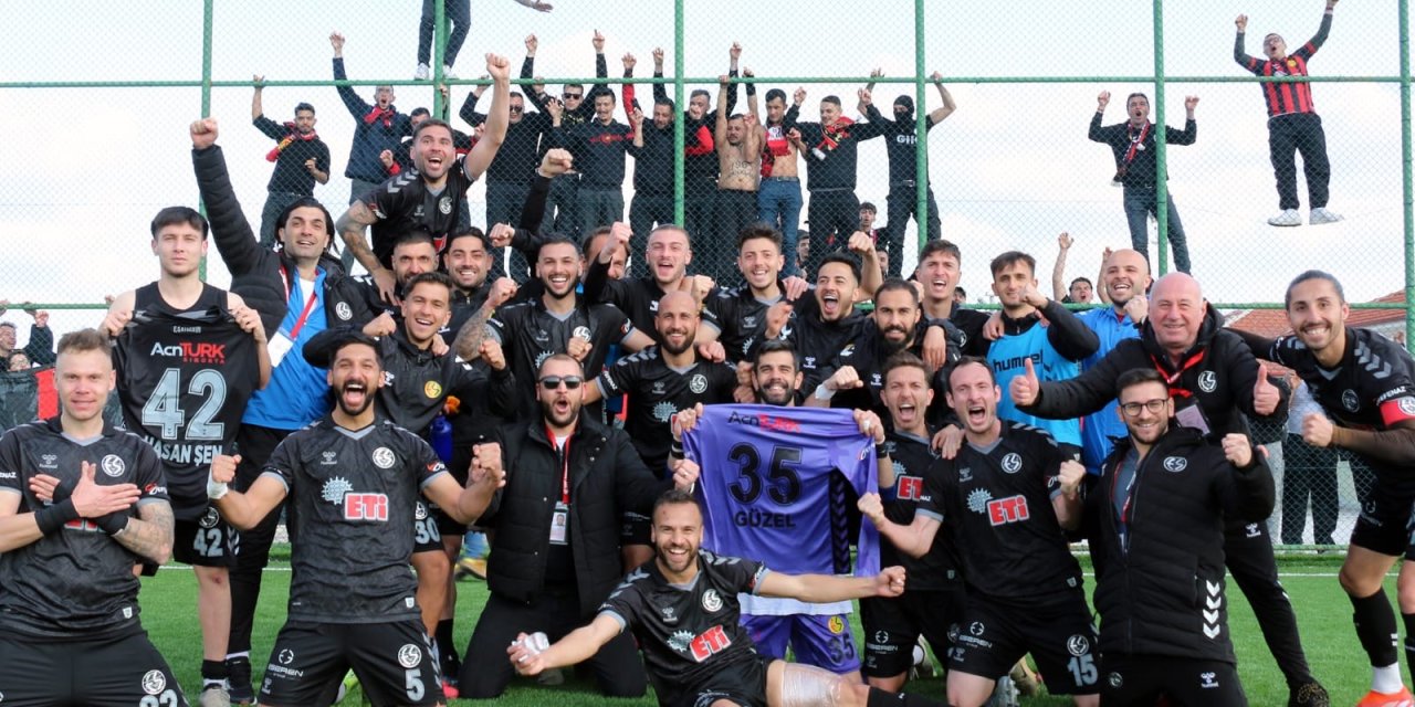 Eskişehirspor taraftarlarından tam destek