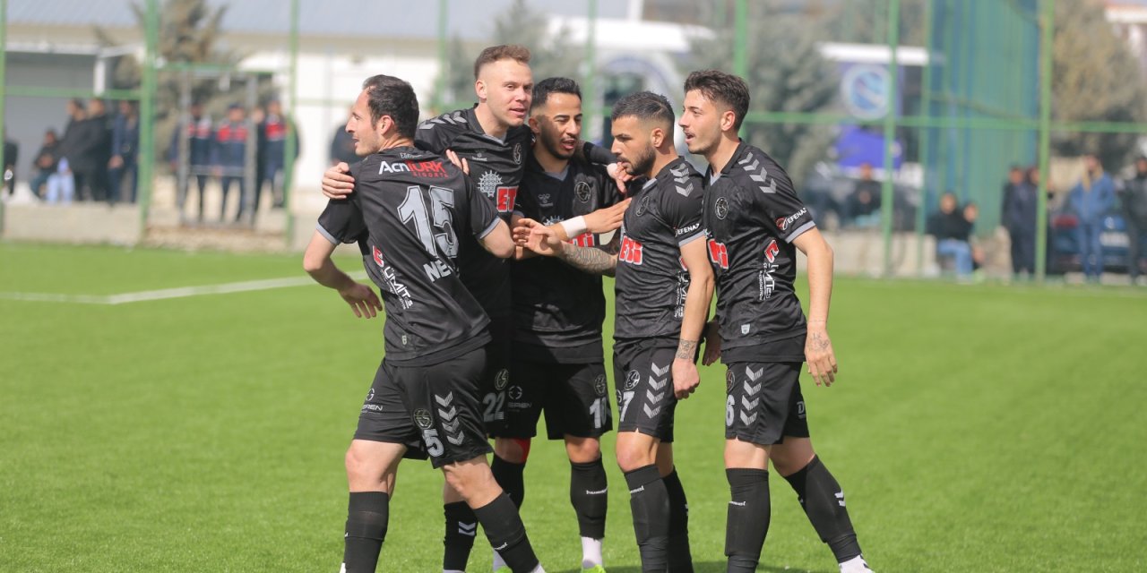 Eskişehirspor şampiyonluk kupasını kaldırmak istiyor