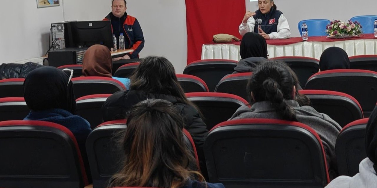 Eskişehir Kız Öğrenci Yurdu'nda AFAD eğitimi