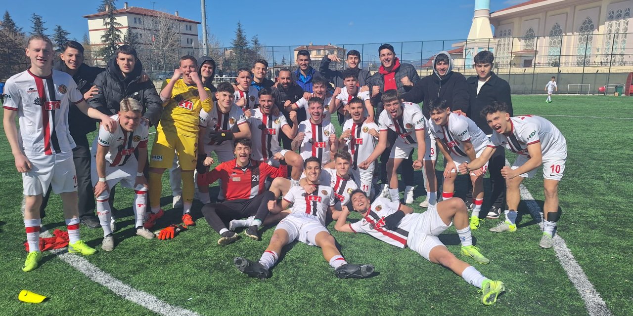 Eskişehirspor U19 hazırlıklarını tamamladı