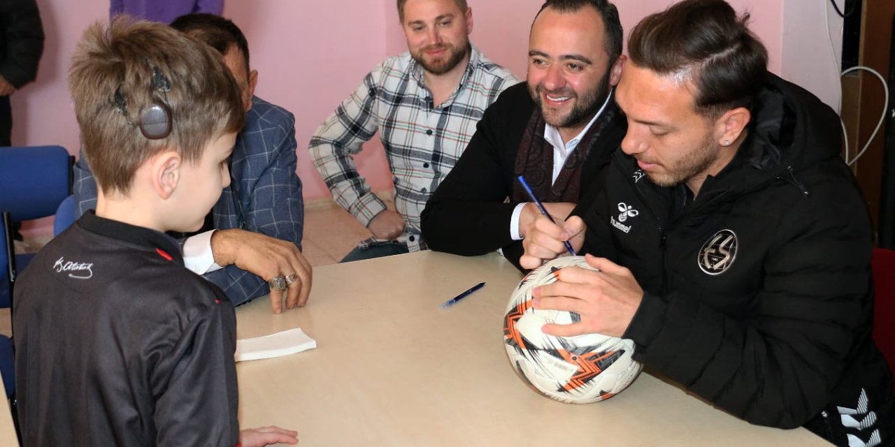 Öğrencilerin Es-Es sevgisi
