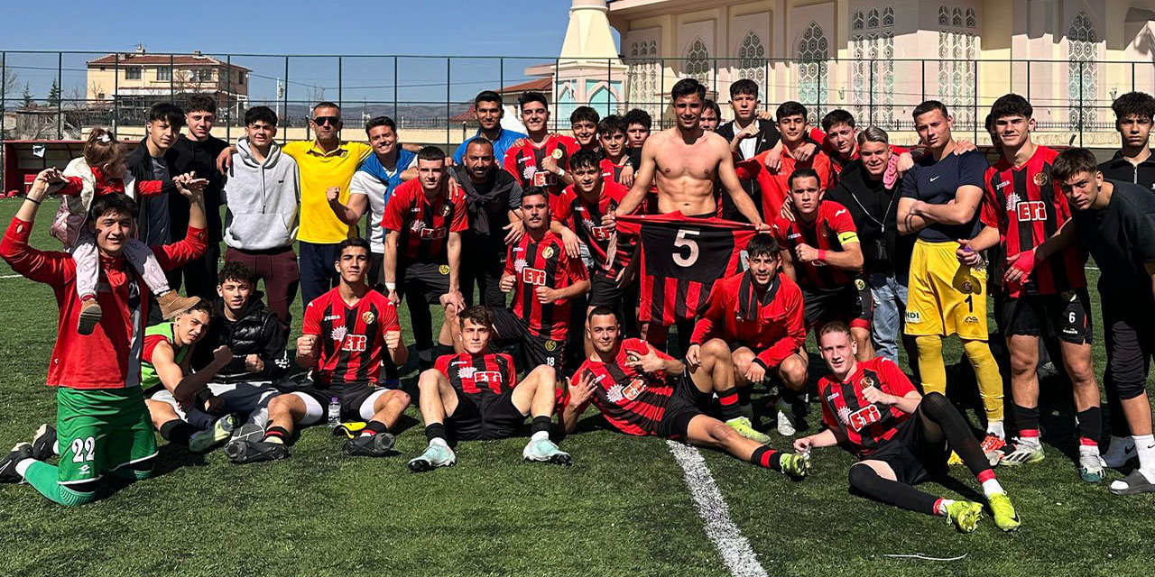 U 19'lar galip (3-1)
