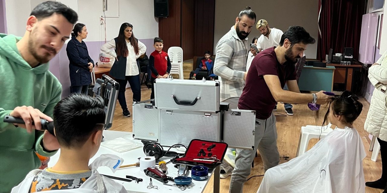 Eskişehir'de 100 öğrencinin ücretsiz tıraşı yapıldı