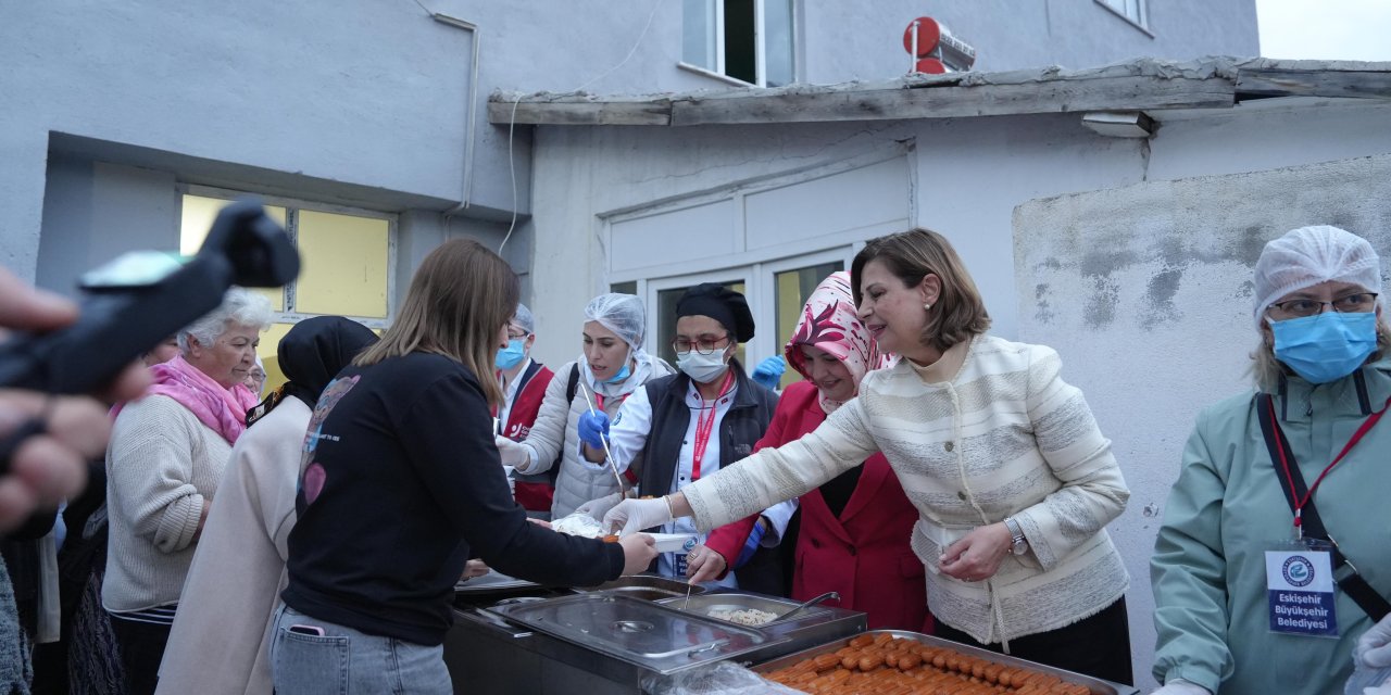 Başkan Ünlüce Mihalgazili vatandaşlar ile iftar yaptı