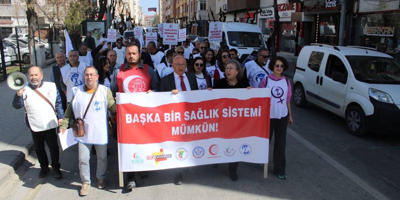 Eskişehir'de doktorlar iş bırakma eylemi gerçekleştirdi