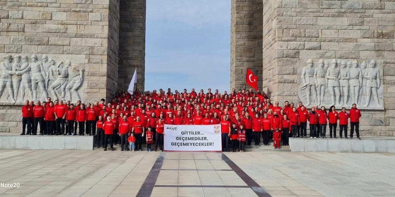 Arama Kurtarma Derneği Gelibolu'da anma töreni düzenlendi