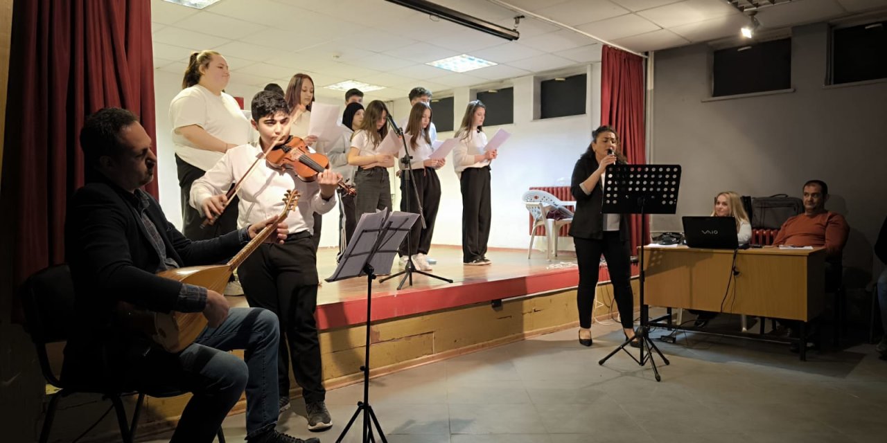 Eskişehir'de öğrencilerden 18 Mart programı