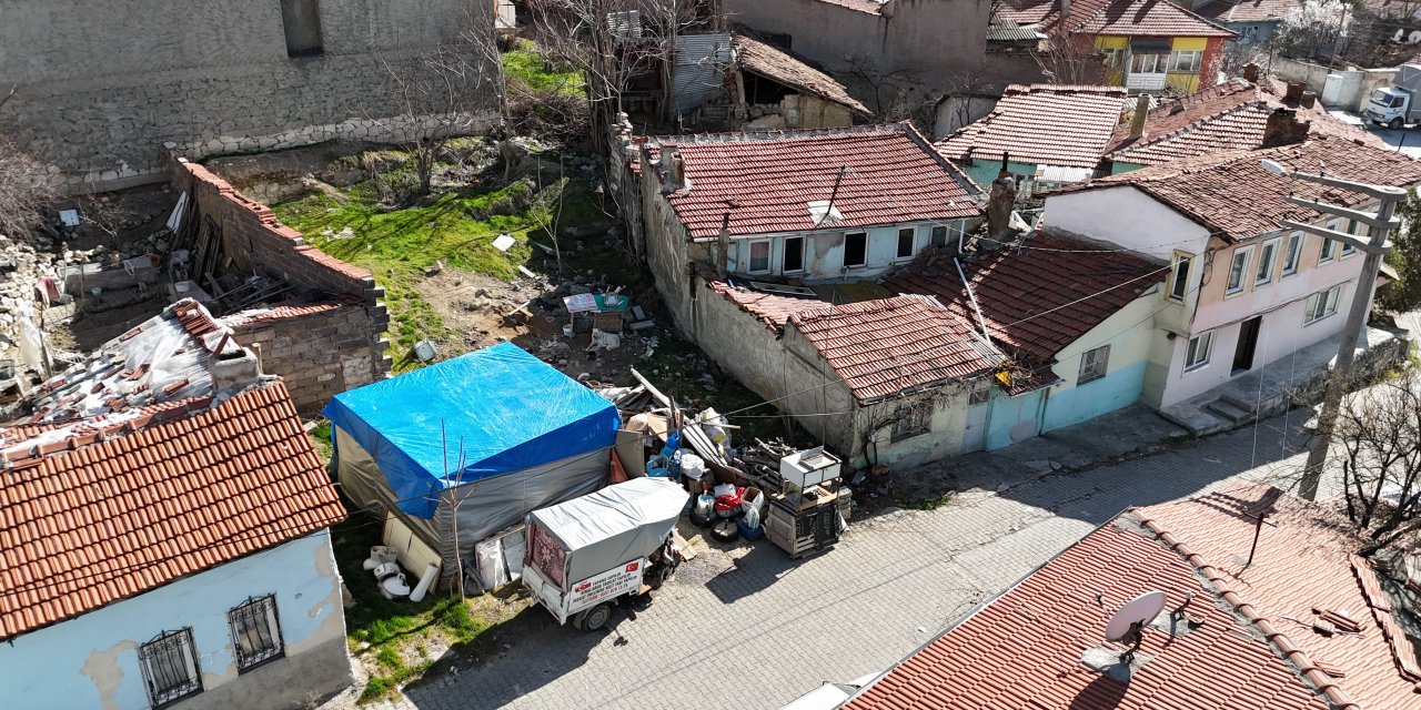 Eskişehir'de yaşlı adam yardım bekliyor