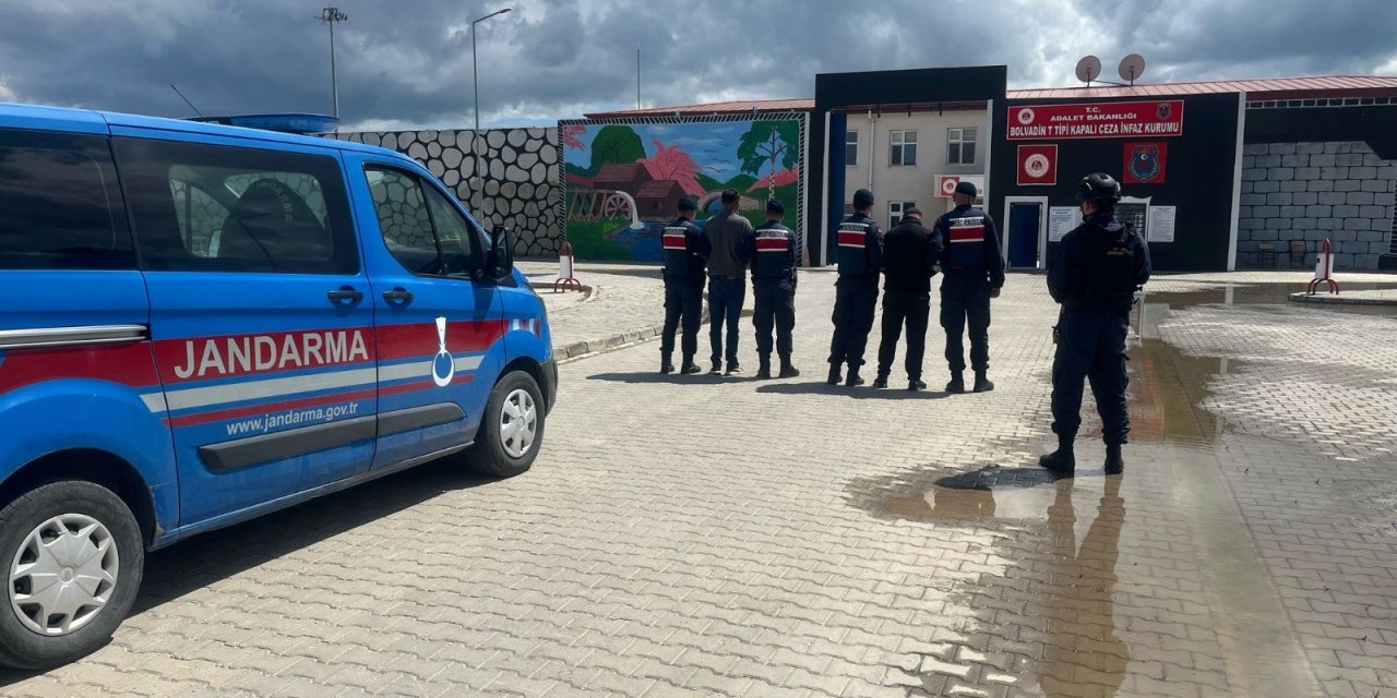 17 yıl 8 ay 10 gün hapis cezasıyla aranan 2 şahıs yakalandı