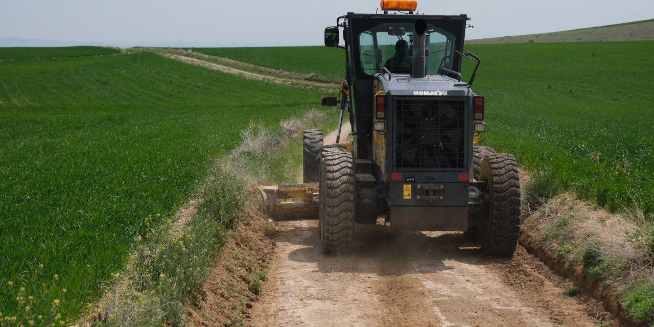 Sivrihisar’da yol çalışmaları devam ediyor