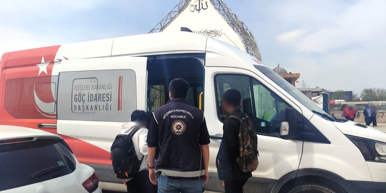 Afyon'da 7 düzensiz göçmen yakalandı
