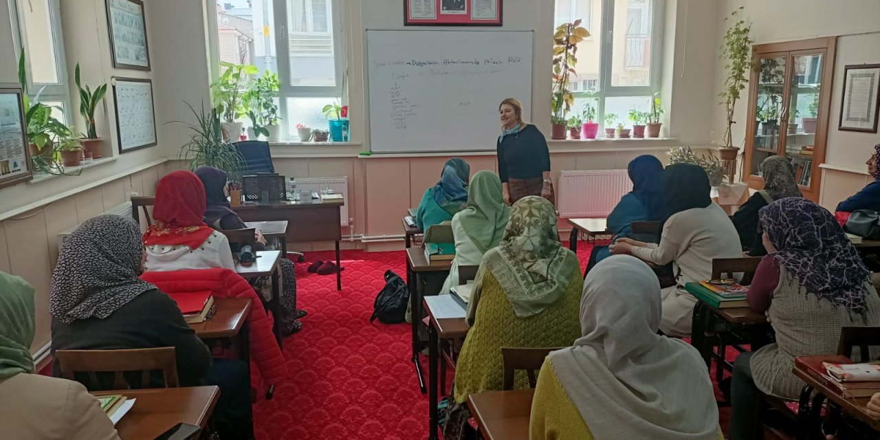 ‘Değerlerin Edinilmesinde Ailenin Rolü' eğitimi düzenlendi