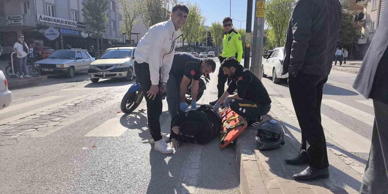Kazaya yapan motosikletteki 2 kişi yaralandı