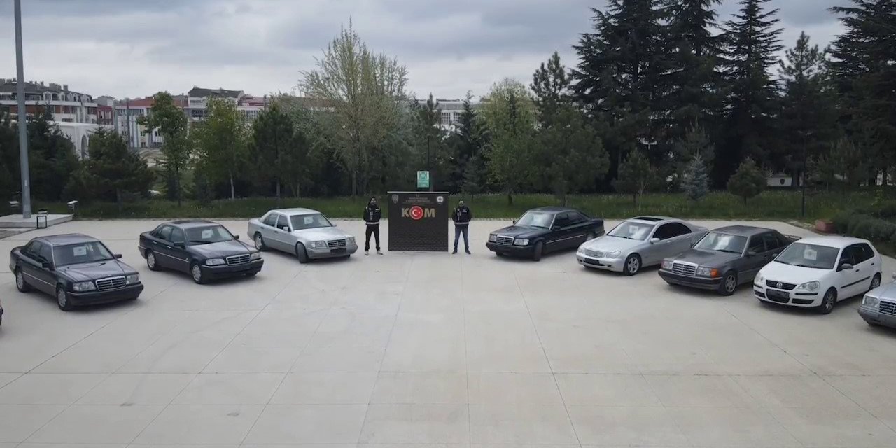Eskişehir'de 9 adet gümrük kaçağı otomobil ele geçirildi