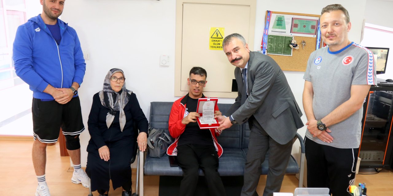 Milli Sporcu Mehmet Bakır Eğilmez’e ziyaret