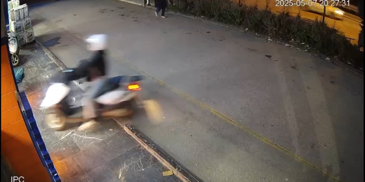 Eskişehir'de motosiklet petshop mağazasına daldı!