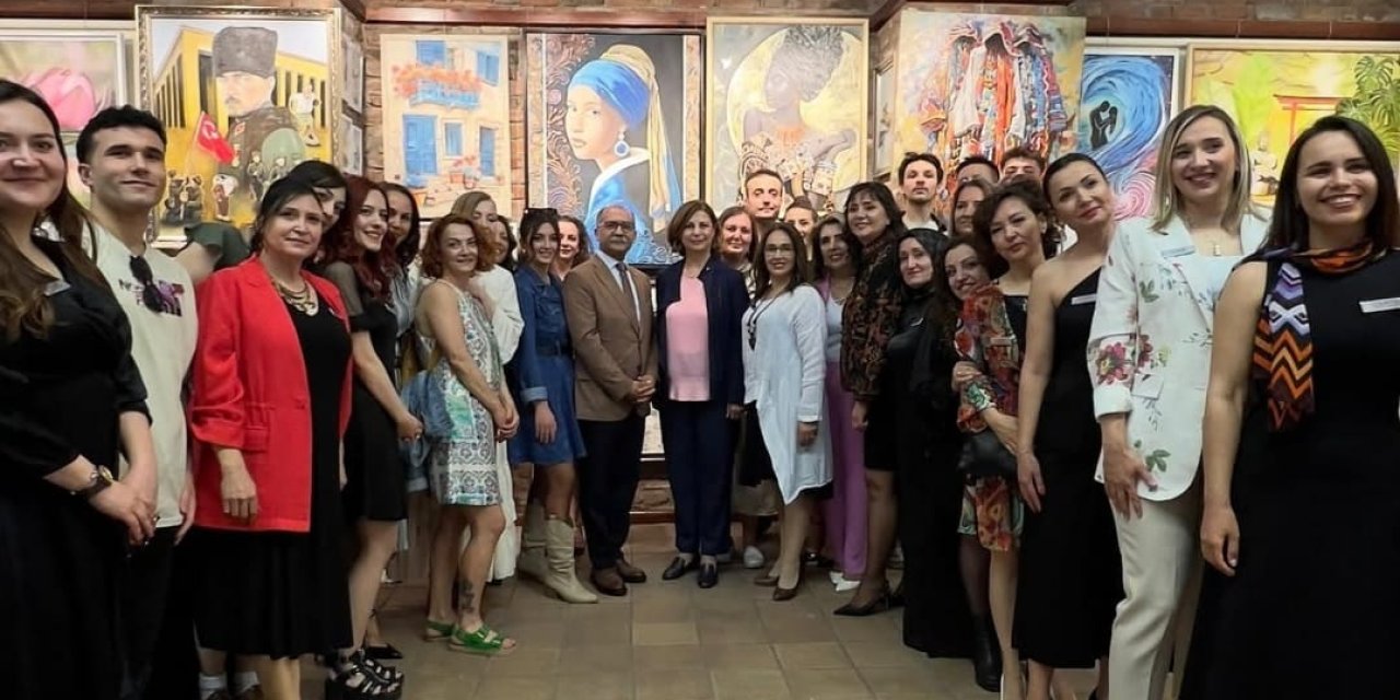 Eskişehir'de sanat tutkunları “Resim Dostları” sergisinde buluştu