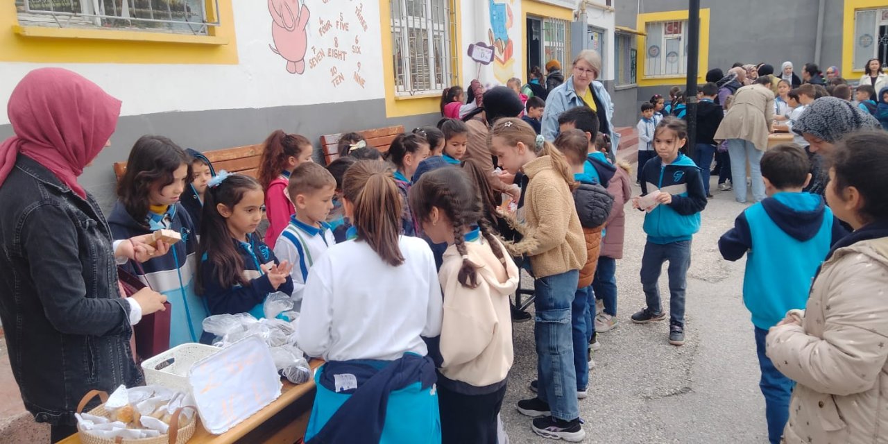 Eskişehir'de “Minik Girişimciler Pazarı” kuruldu