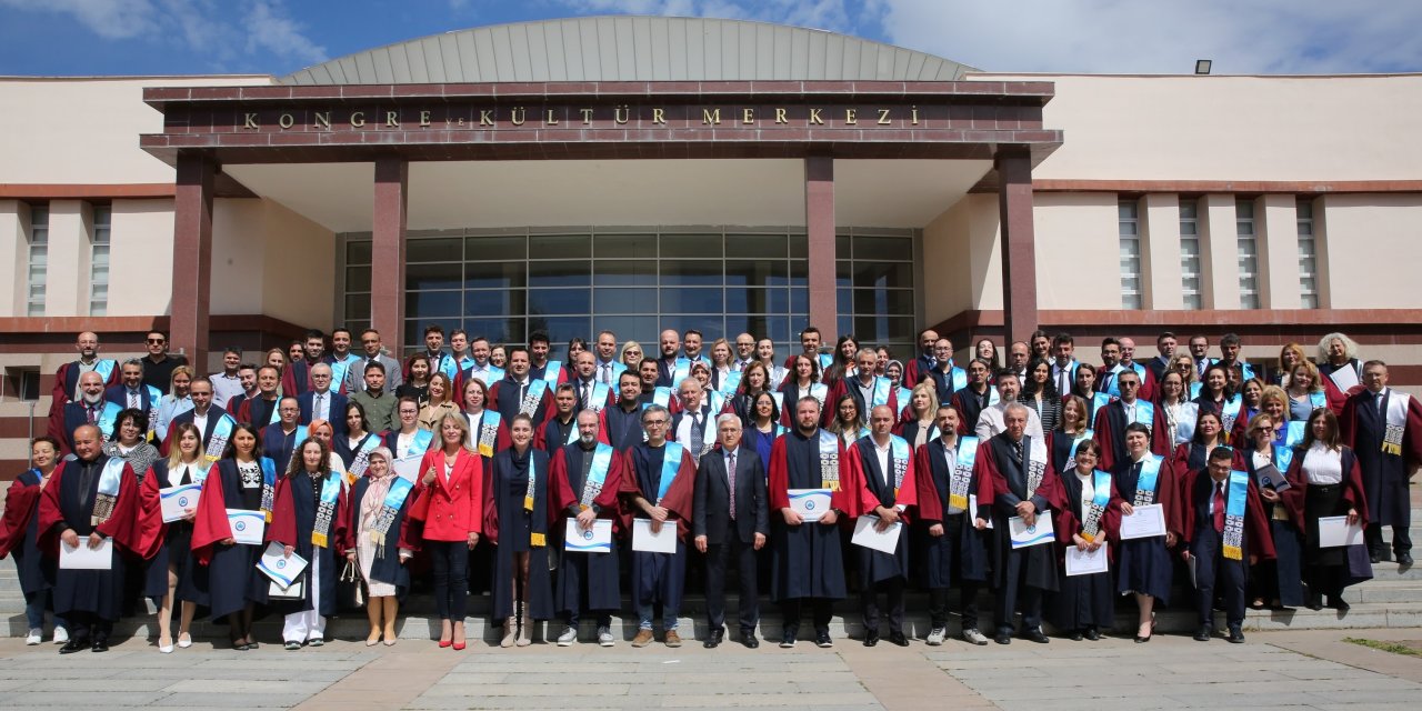ESOGÜ'de "2024 Yılı Uluslararası Bilimsel Yayın Töreni" gerçekleşti
