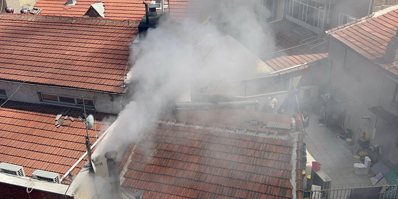 Eskişehir'de dershane ve fırın arasındaki boşlukta korkutan yangın!