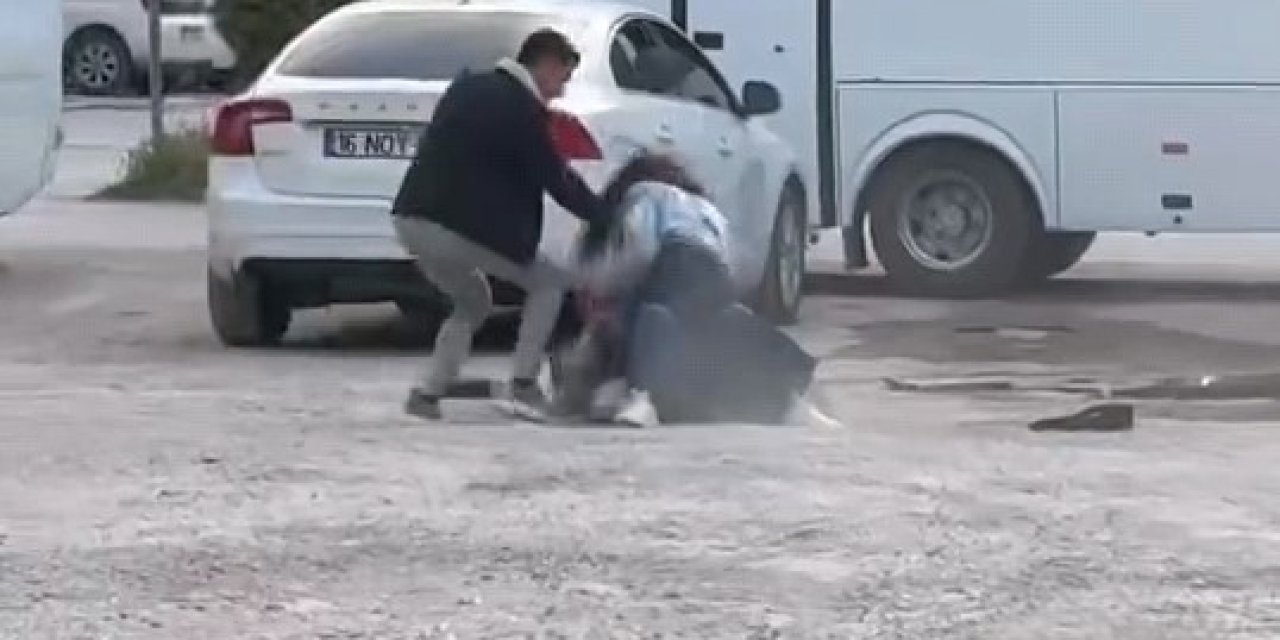 Bursa'da genç kızlar birbirine girdi!