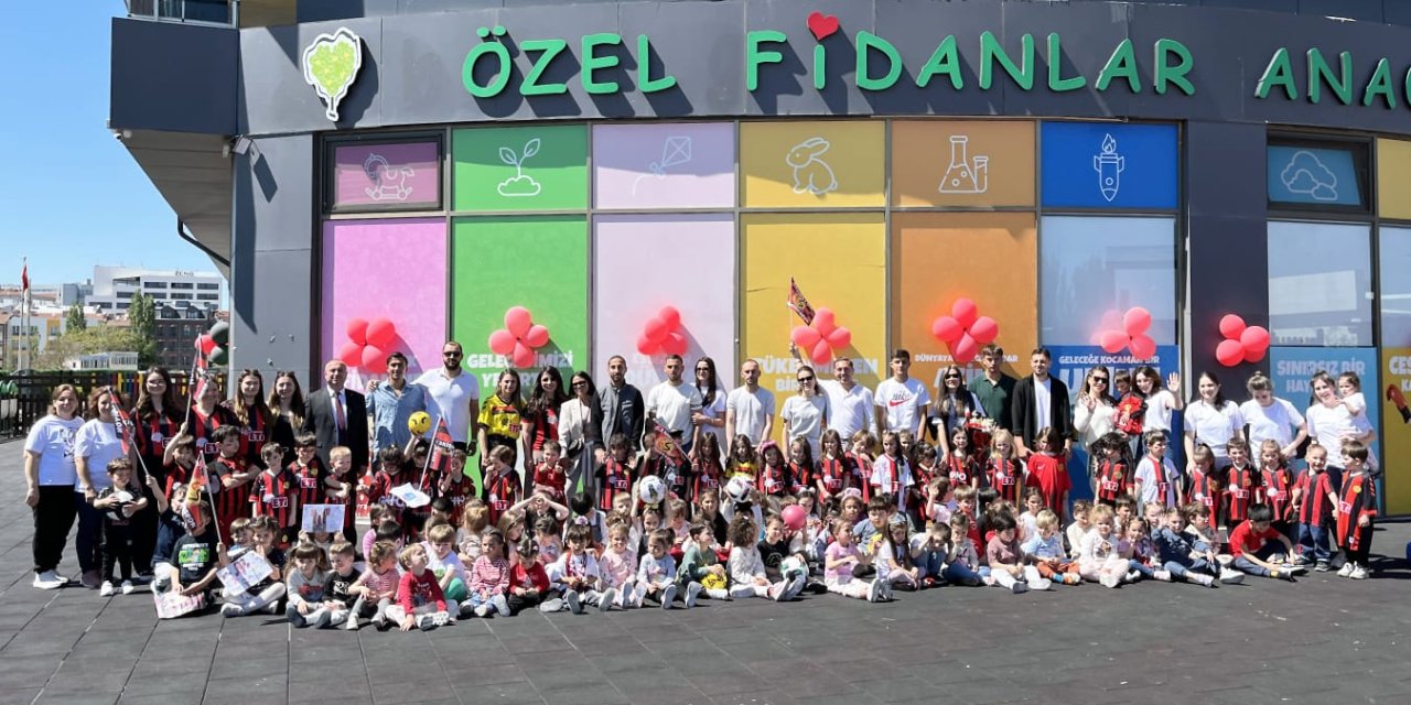 Es-Es sevgisi okullarda