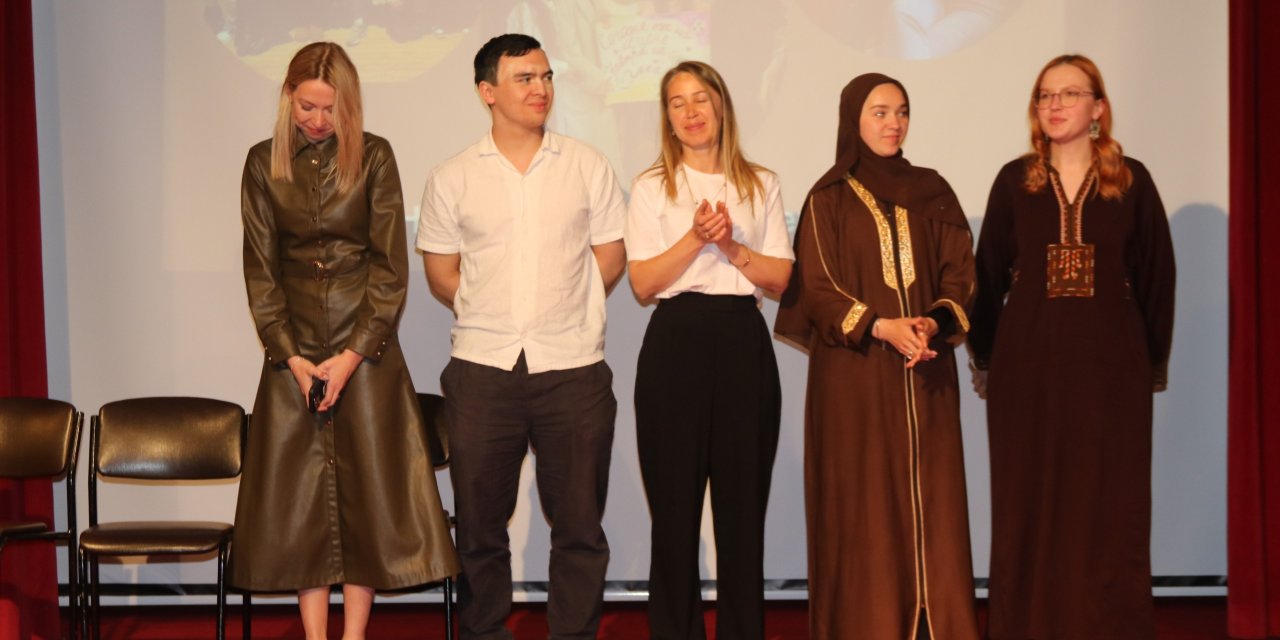Rus ve Ukraynalı vatandaşlar tanışma etkinliğinde buluştu