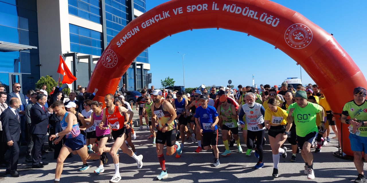 19 Mayıs Yarı Maratonu düzenlendi