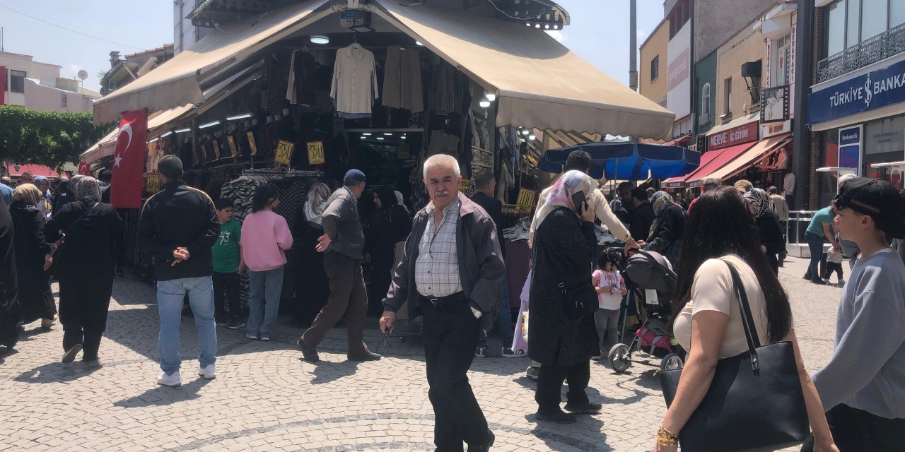 Eskişehir’de güneşli havayı gören kendini dışarı attı