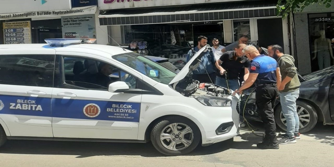 Bilecik'te zabıtadan sürücüye yardım