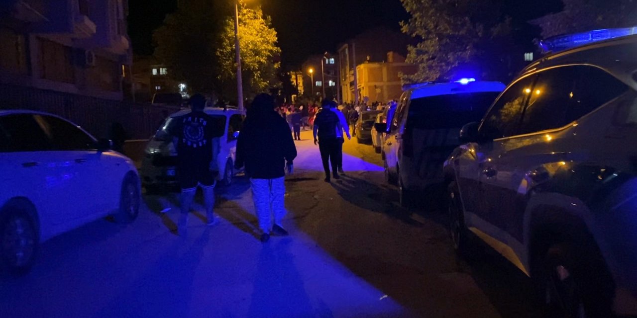Bursa'da çocuklar ve aileleri birbirine girdi