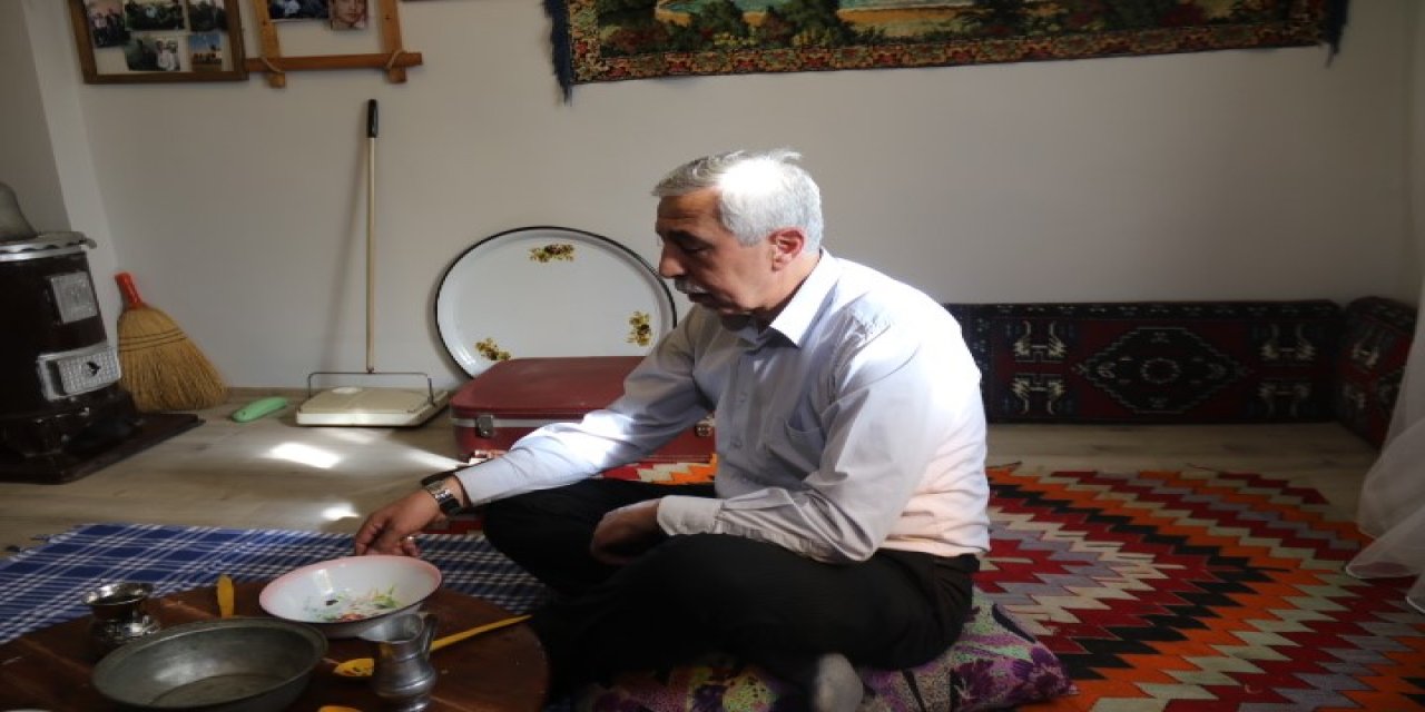 Türk kültürü unutturmamak için evini müzeye çevirdi