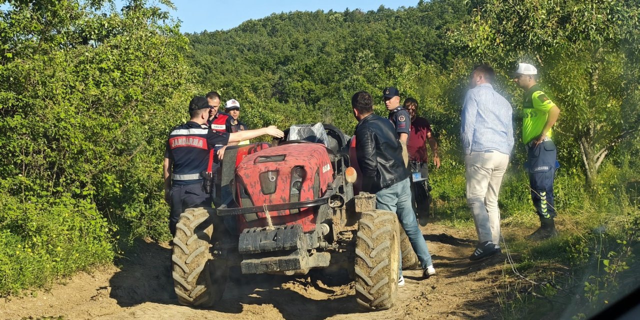 Traktörün altında kalan 7 yaşındaki Nur ağır yaralandı