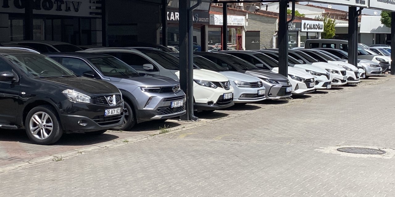 Vatandaşlar eskisi kadar ikinci el araç alıverişi yapmıyor