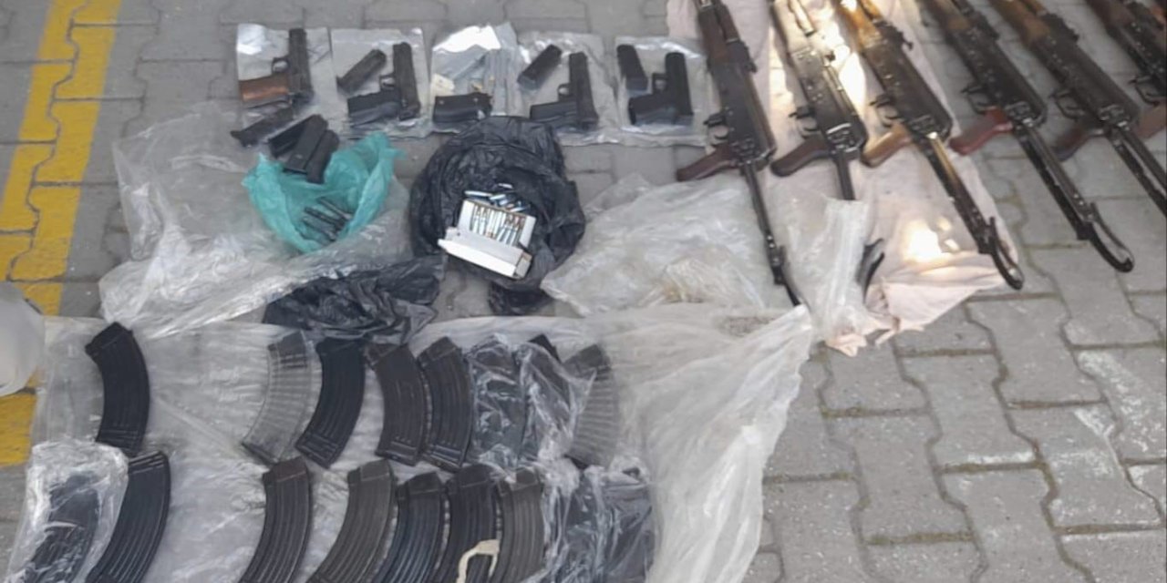 Otoyoldaki uyuşturucu takibi cephaneliğe ulaştı