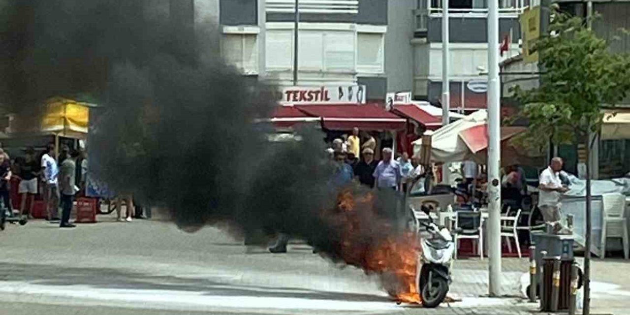 Motosiklet alev alev yandı