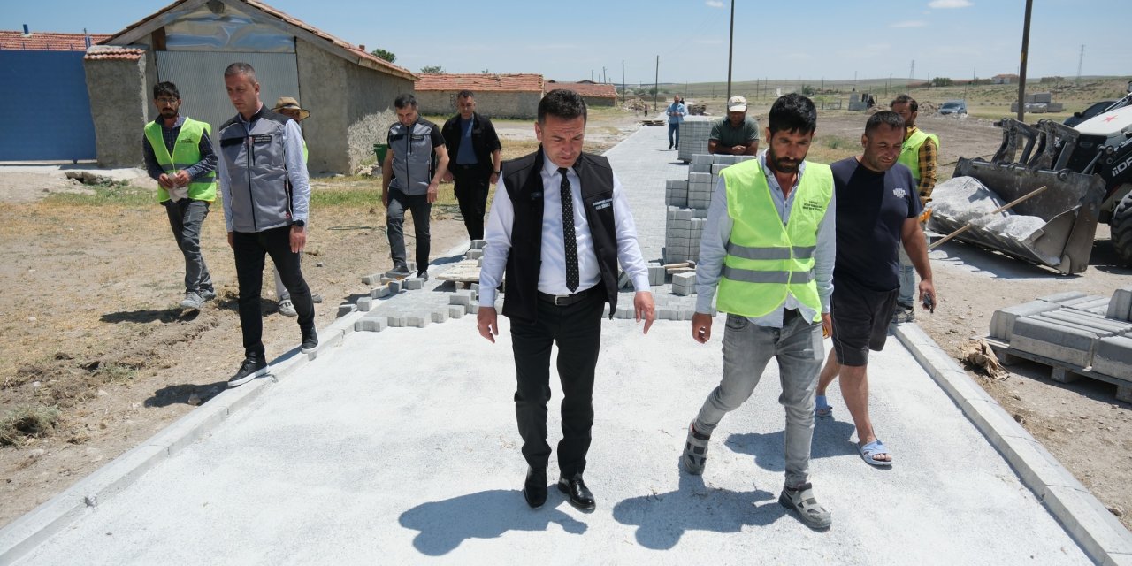 Buzluca’ya kilit taş yolu çalışması