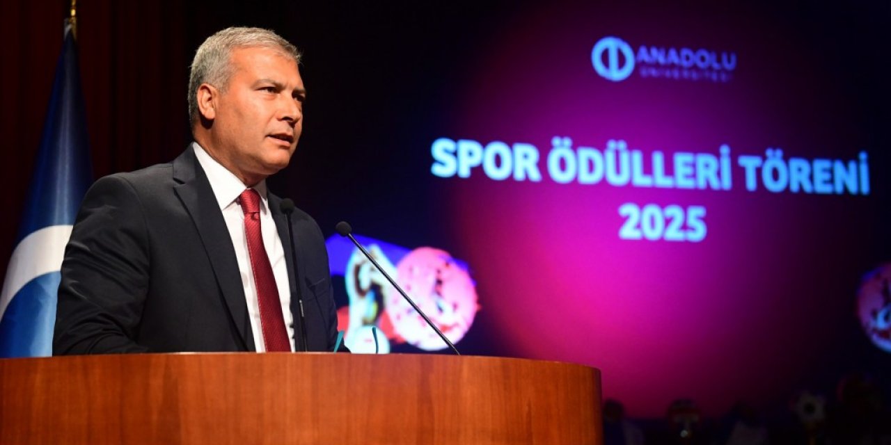 2025 Anadolu Üniversitesi Spor Ödülleri sahiplerini buldu