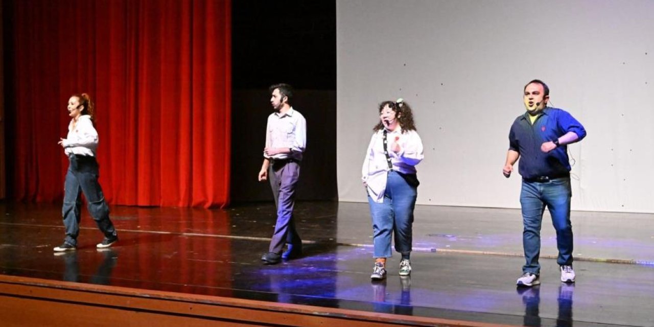 Odunpazarı Belediyesi Tiyatrosu, Kırşehir’de minik kalplere dokundu
