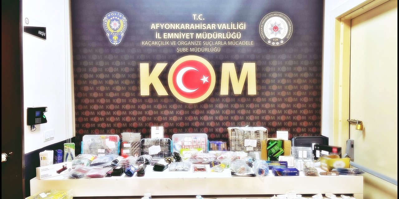 Kaçak cep telefonu aksesuarları böyle yakalandı!