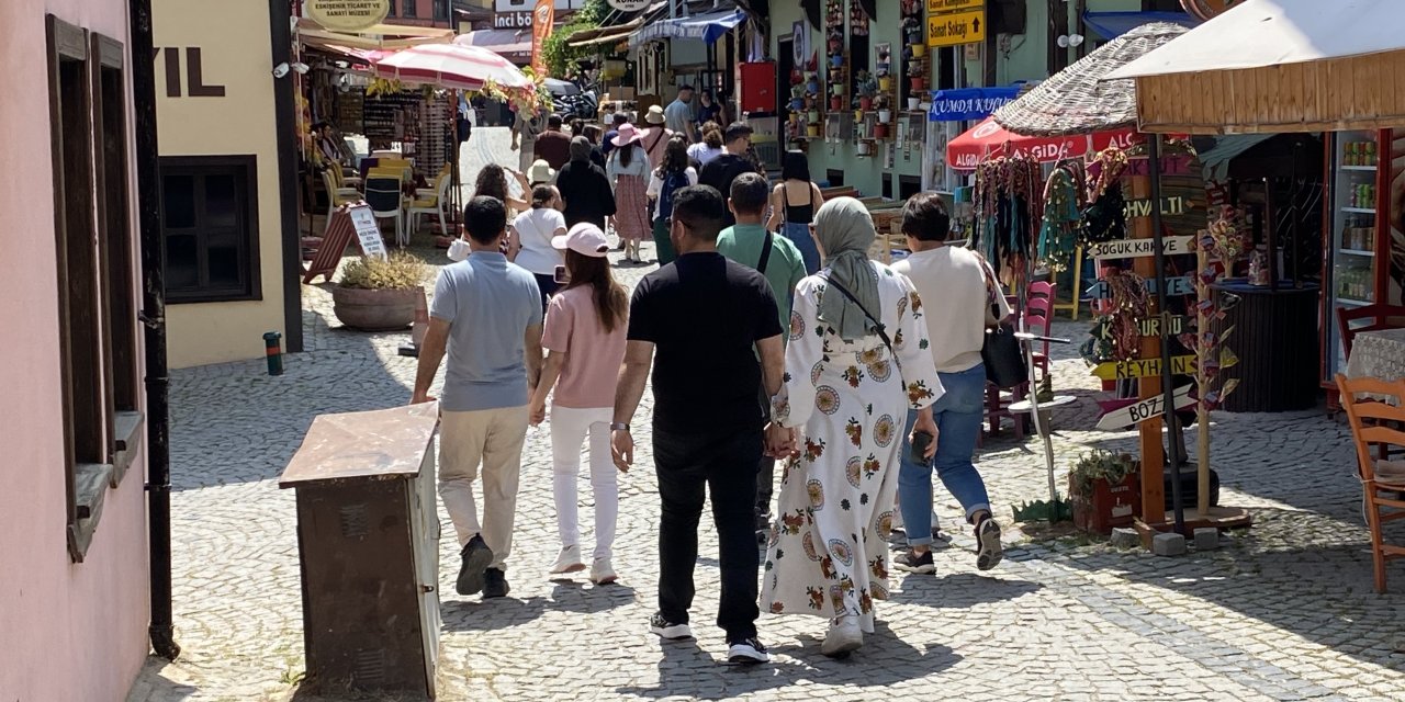 Eskişehir'e gelen turistler Tarihi Odunpazarı Evleri'ne akın etti