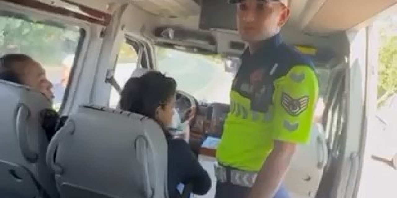Emniyet kemeri takmayan ve cep telefonuyla konuşan sürücüye ceza